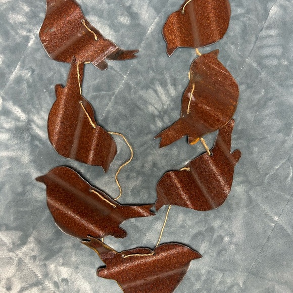 Rustic tin bird garland indoors or outdoors wall decoration shinny one side - Picture 2 of 14